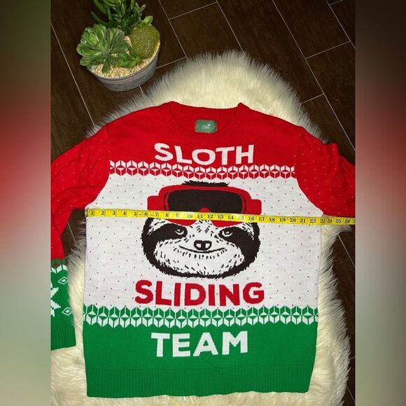 T Stars Ugly Christmas Sweater “Sloth Sliding Team” Sz Large - Picture 7 of 9
